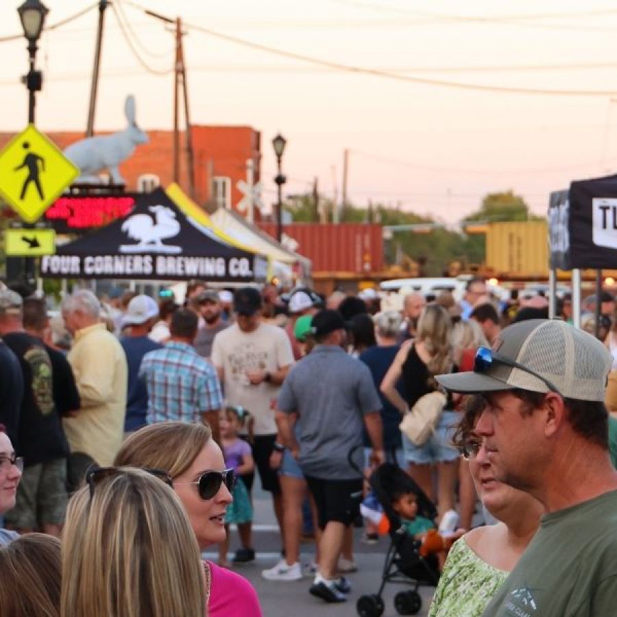 Downtown Forney Tx with food vendors and large crowds